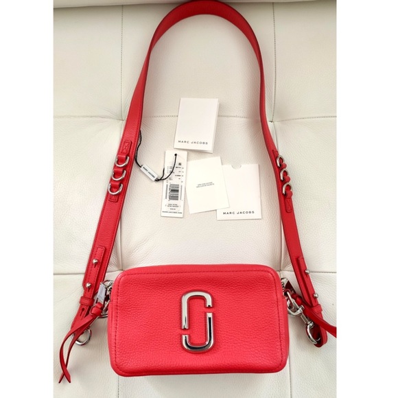Marc Jacobs Handbags - Marc Jacobs Softshot 21 Crossbody Bag like new